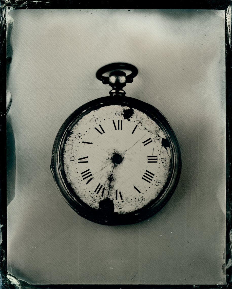 Broken time. Часы брейкинг. Разбитые часы наручные арт. Broken Pocket watch.