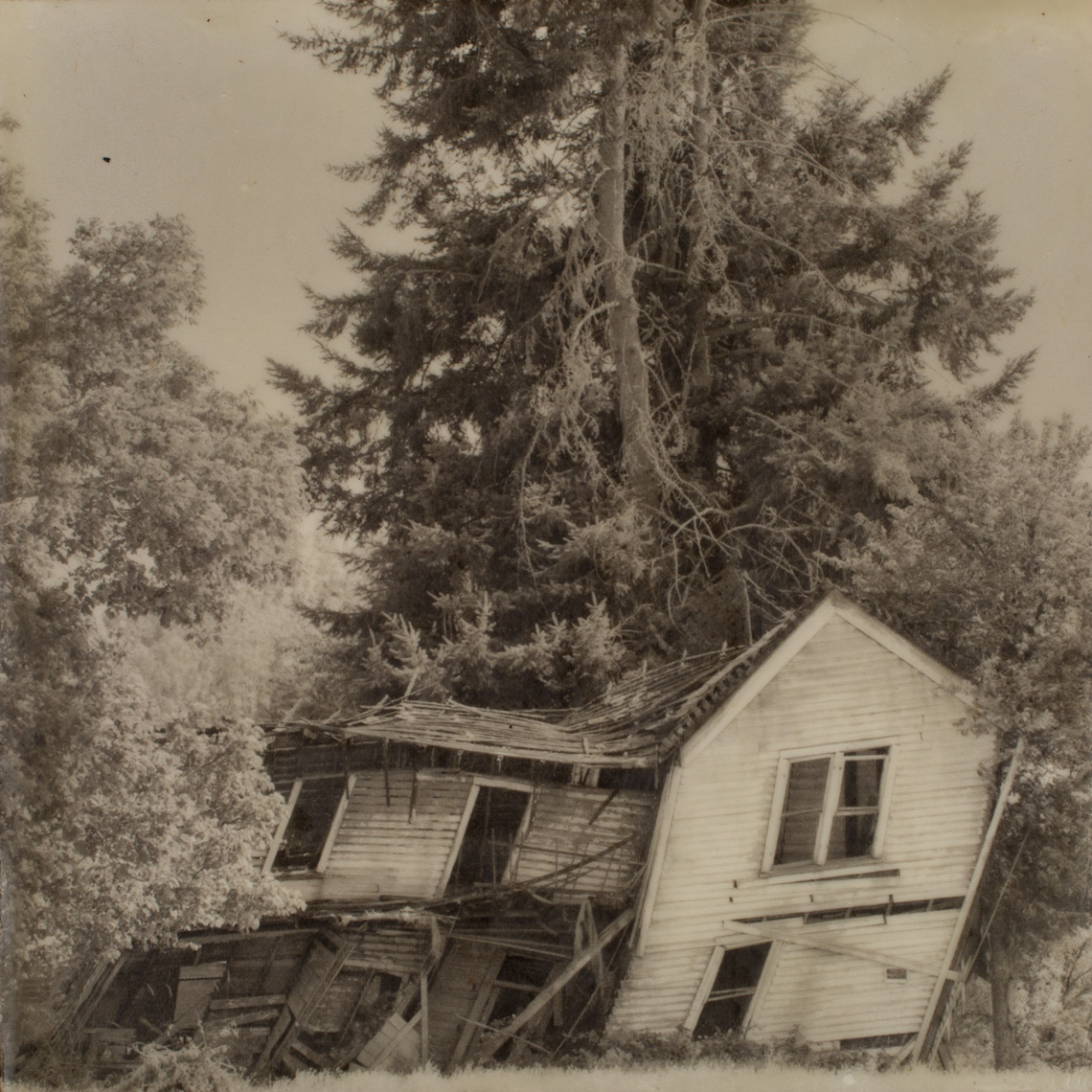 Yamhill, Leaning House